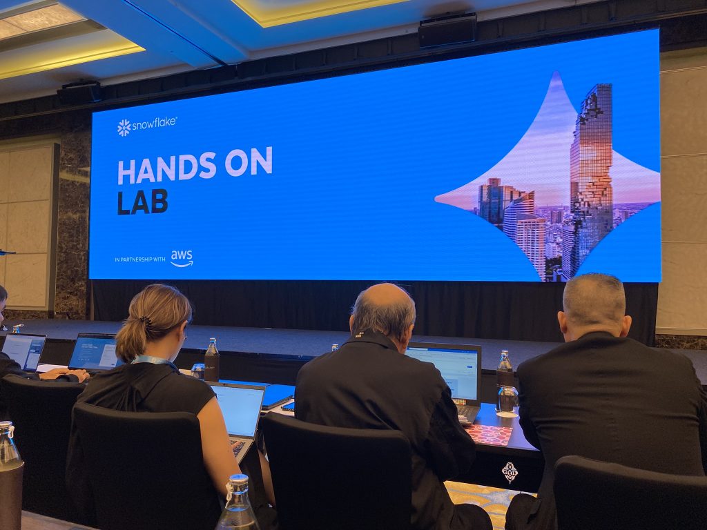 Snowflake Hands-on Lab: Enterprise AI